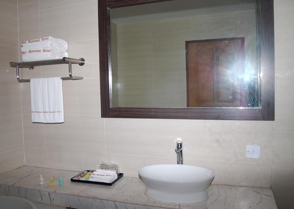 Man Myanmar Hotel Naypyidaw Buitenkant foto