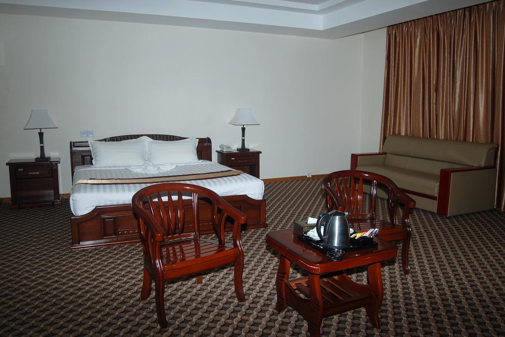 Man Myanmar Hotel Naypyidaw Buitenkant foto