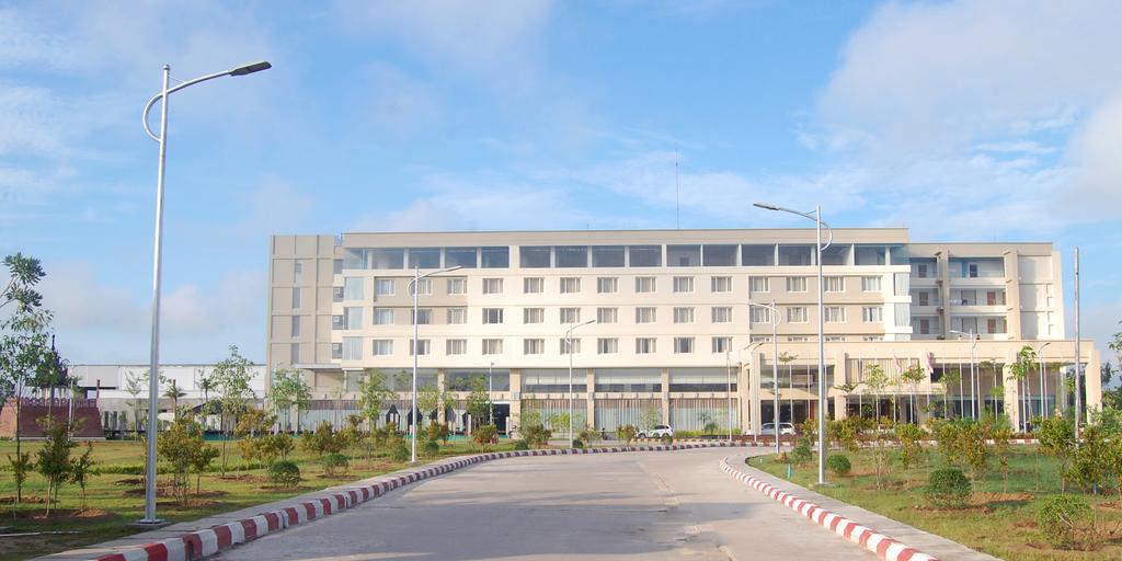 Man Myanmar Hotel Naypyidaw Buitenkant foto