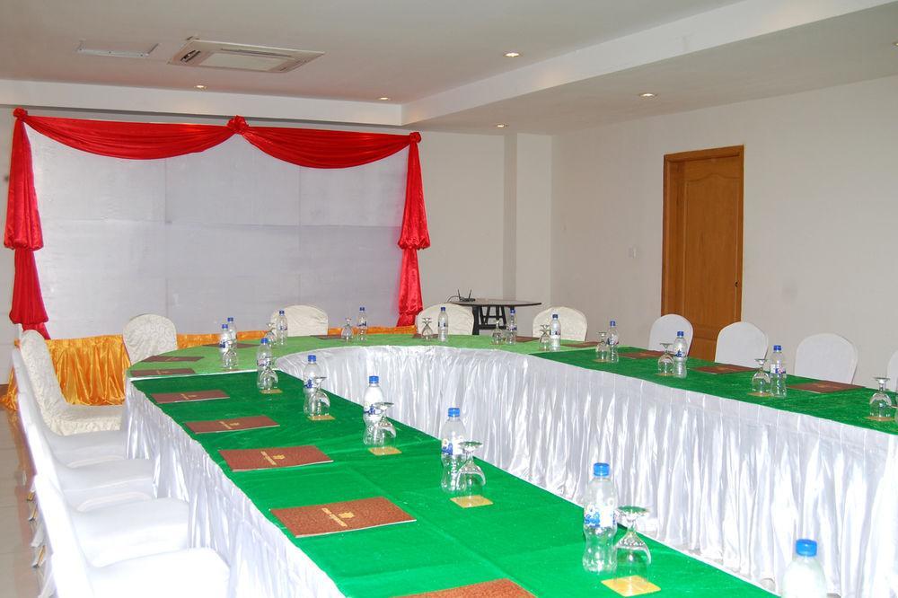 Man Myanmar Hotel Naypyidaw Buitenkant foto