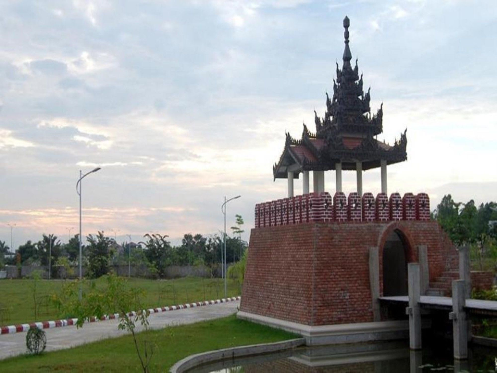 Man Myanmar Hotel Naypyidaw Buitenkant foto