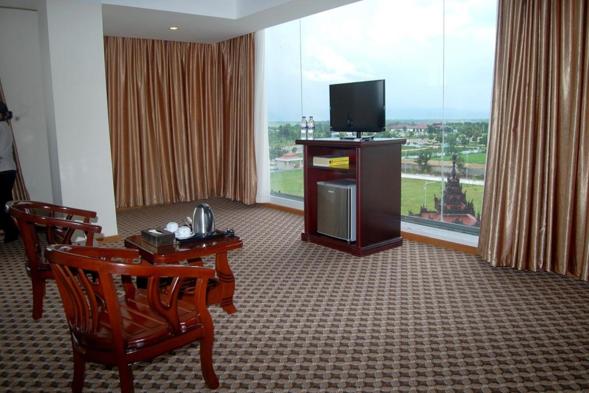 Man Myanmar Hotel Naypyidaw Buitenkant foto